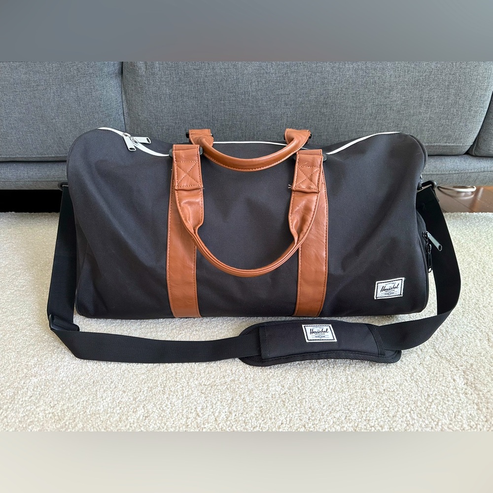 Herschel Novel Duffle - 43L